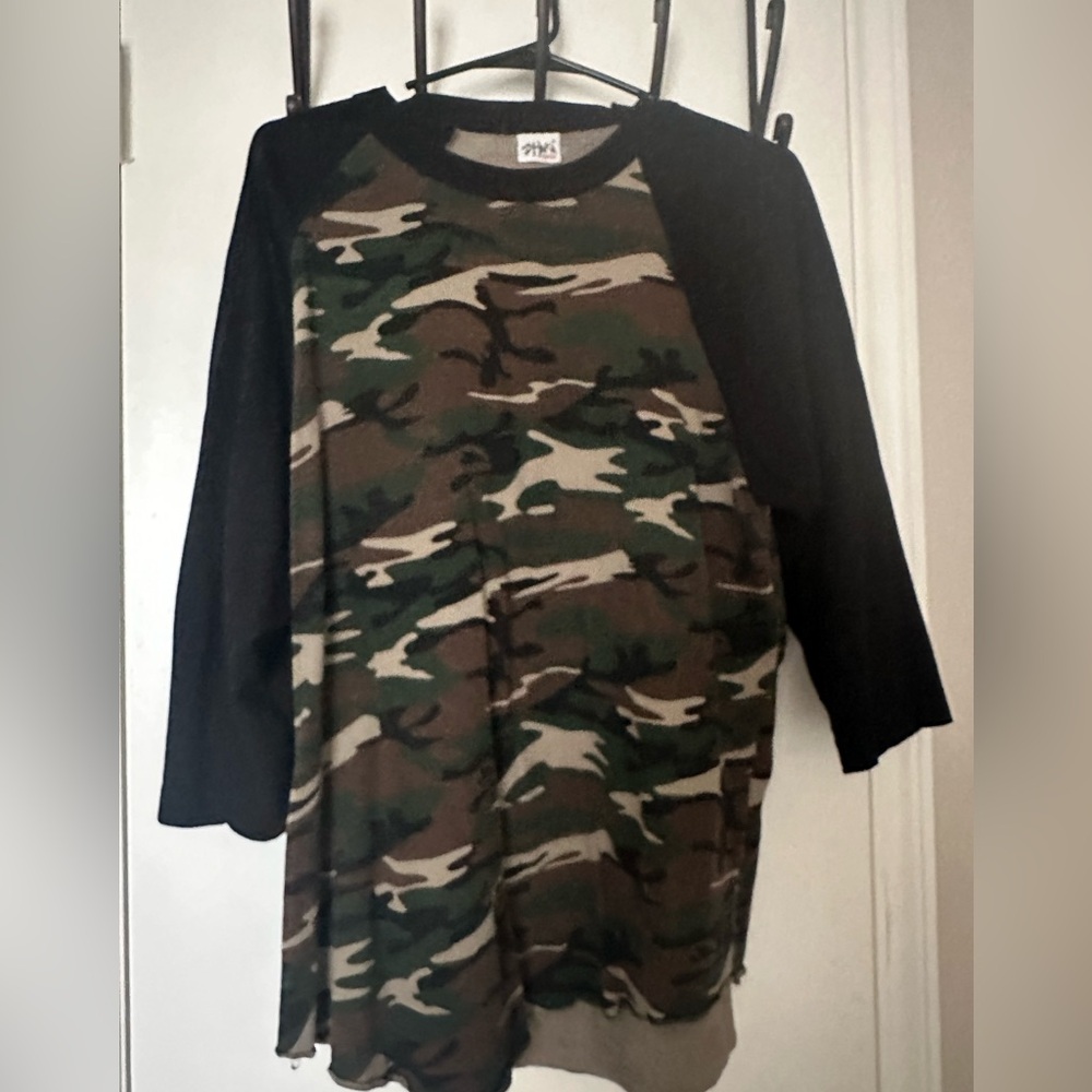Baseball style camo tshirt